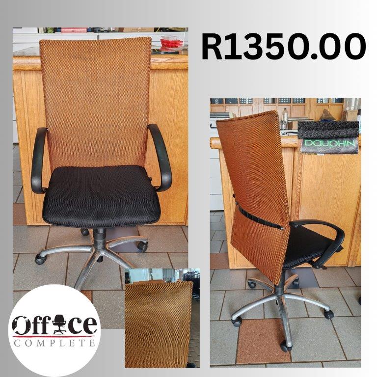 CH18 - Chair swivel small orange dots