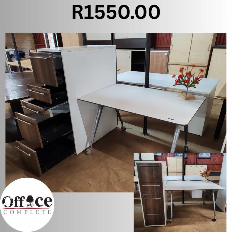 D18 - Combo desk size 1630 x 900 R1550.00