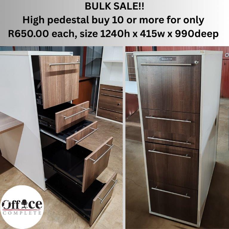 CA4B - High pedestal buy 10 or more for only R650 each size 1240h x 415w x 990deep